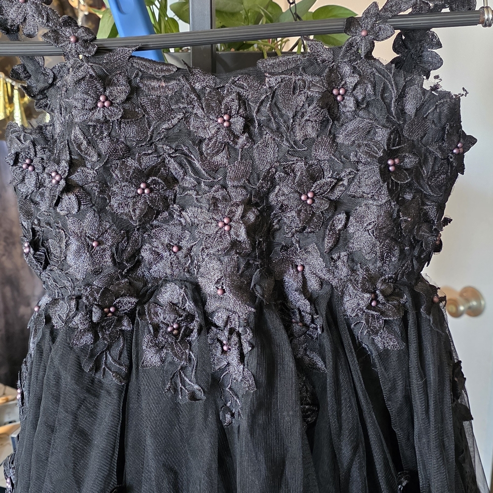 Elegant Black Floral Lace Dress